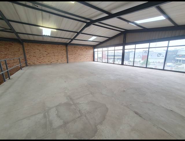 454M² WAREHOUSE TO LET IN CROWN